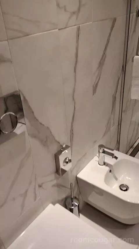 Luxury Room with View (#506) bathroom picture #4