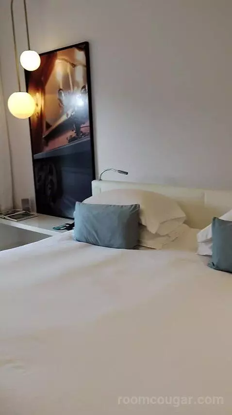 Luxury Room with View (#506) bed picture #6
