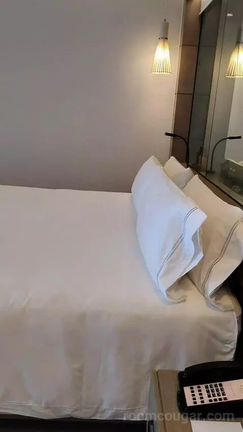 Delight Ocean View King (#2550) bed picture #1