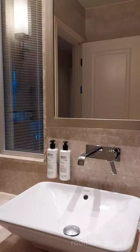 Superior Room (#4002) bathroom picture #9