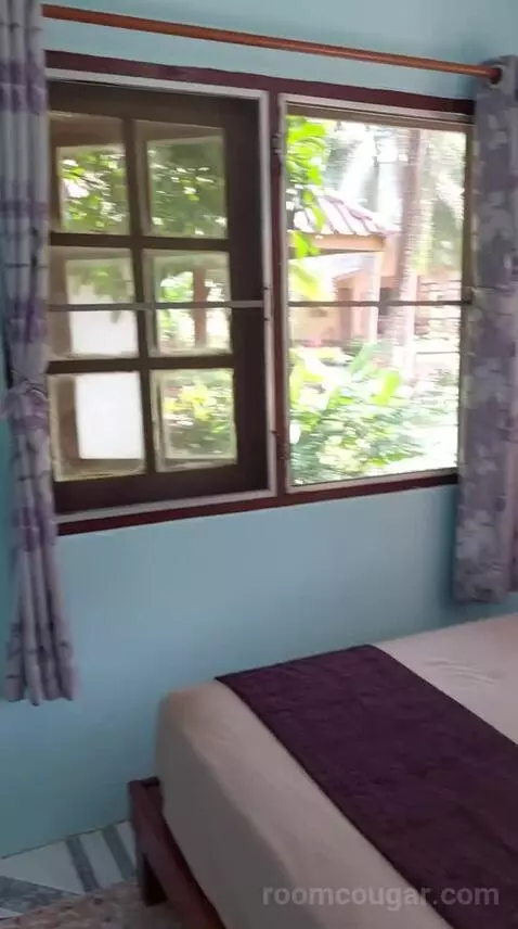 Bungalow with Fan (#006) bed picture #6
