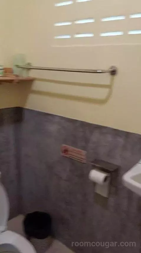 Queen Room with Balcony bathroom picture #4