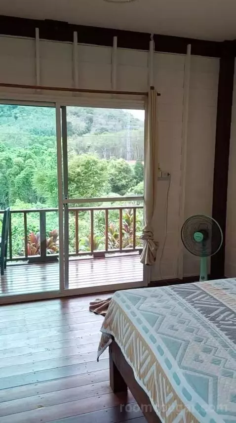 Queen Room with Balcony bed picture #8