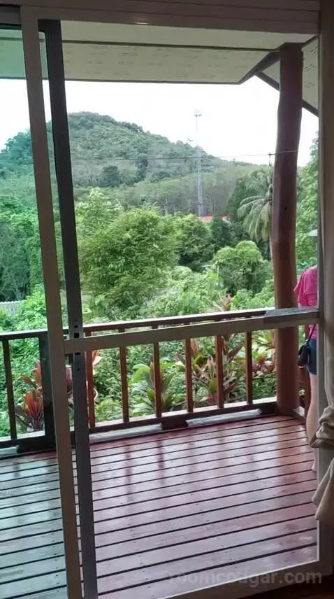 Queen Room with Balcony view picture #6