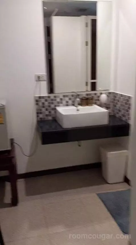 Double Suite (#4) bathroom picture #3