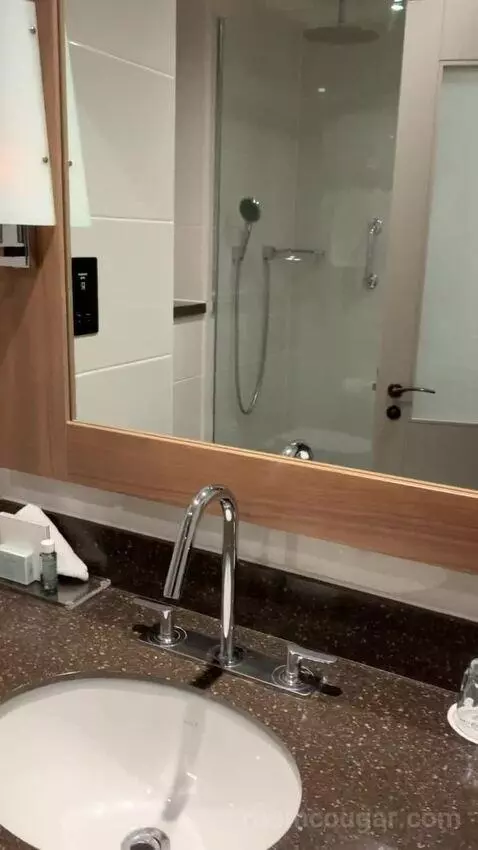 Standard bathroom picture #4