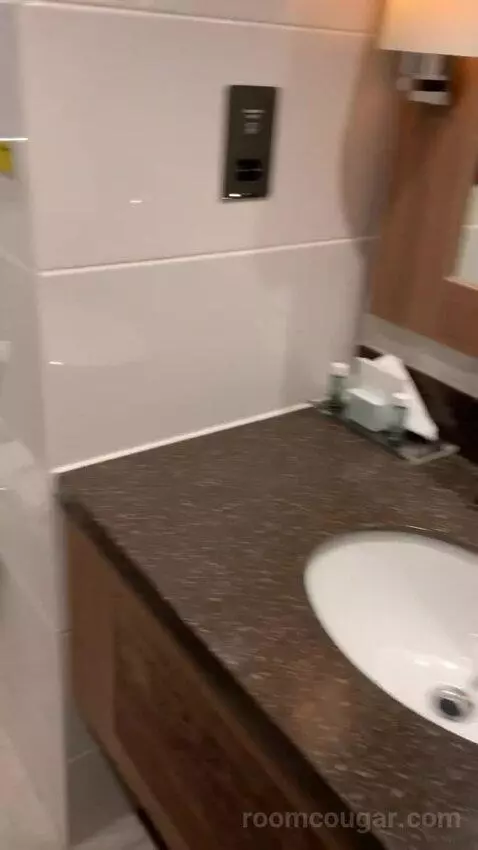 Standard bathroom picture #5