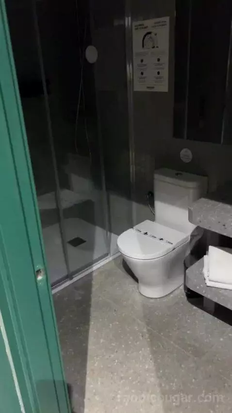 Double Room bathroom picture #3