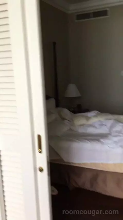 Superior Suite bed picture #4