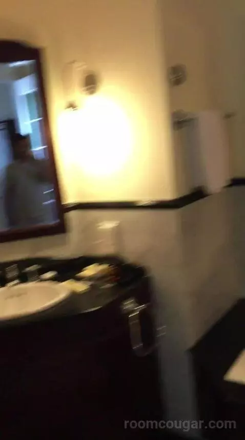 Superior Suite bathroom picture #8