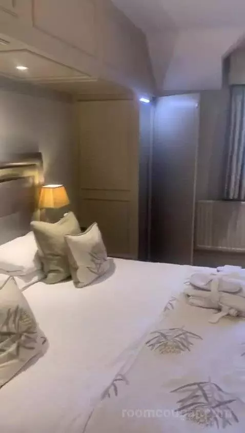Double Room bed picture #5