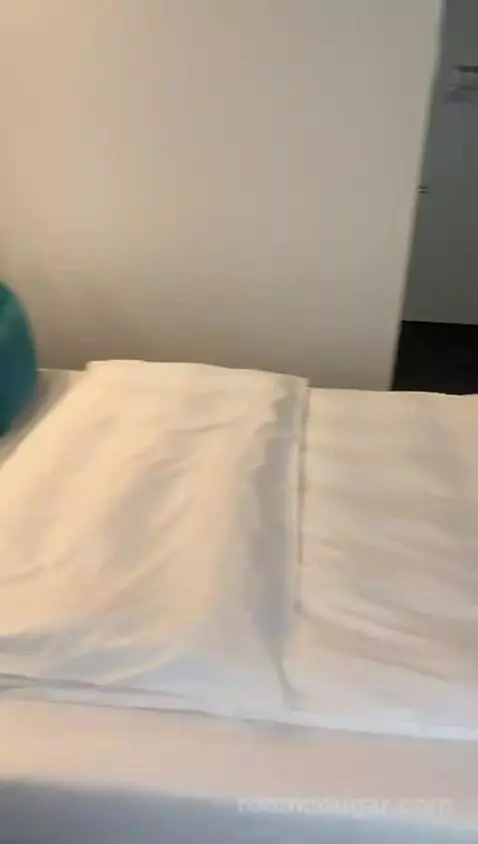 Queen Room bed picture #5