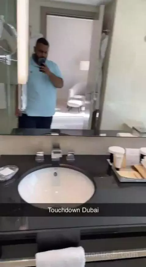 One-Bedroom Apartment bathroom picture #7