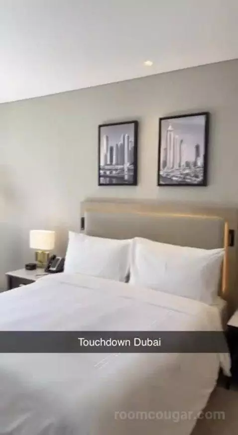 One-Bedroom Apartment bed picture #1