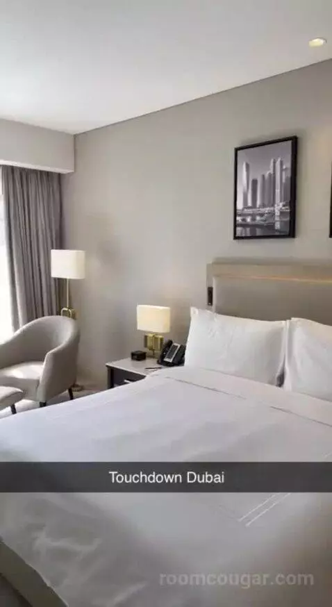 One-Bedroom Apartment bed picture #4