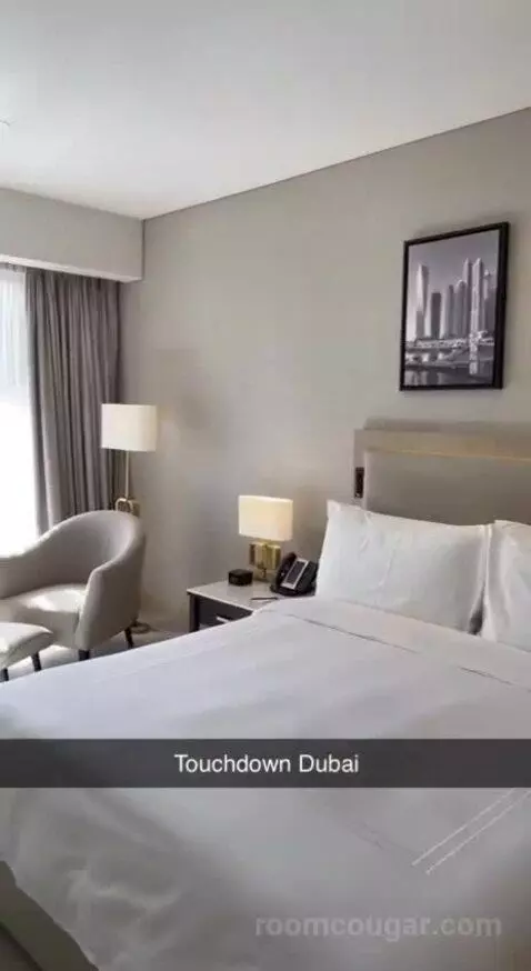 One-Bedroom Apartment bed picture #5