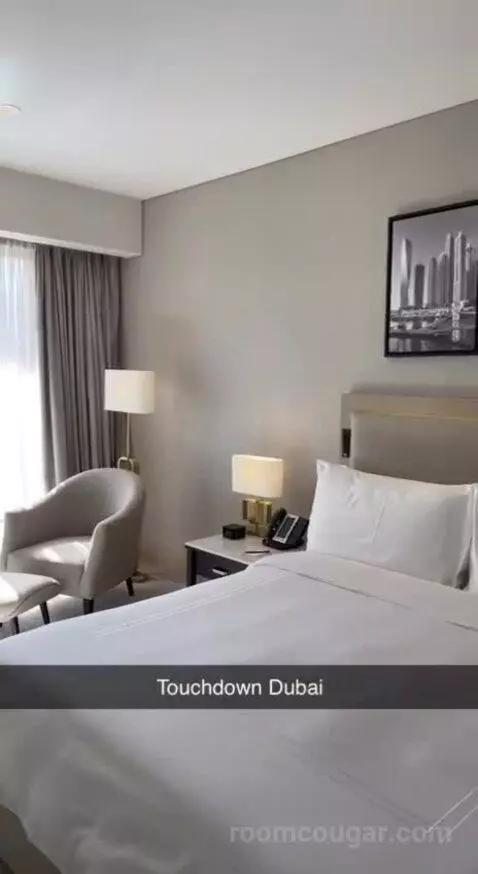 One-Bedroom Apartment bed picture #7