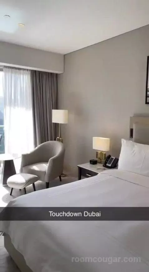 One-Bedroom Apartment bed picture #9
