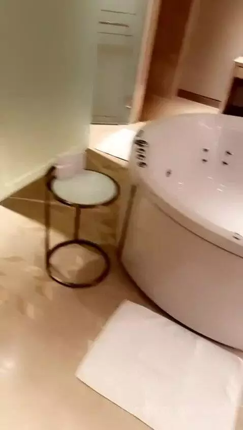 Generous One Bedroom Suite bathroom picture #6