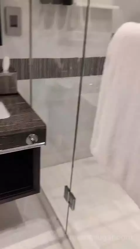 One Bedroom Deluxe Suite Haram View bathroom picture #7