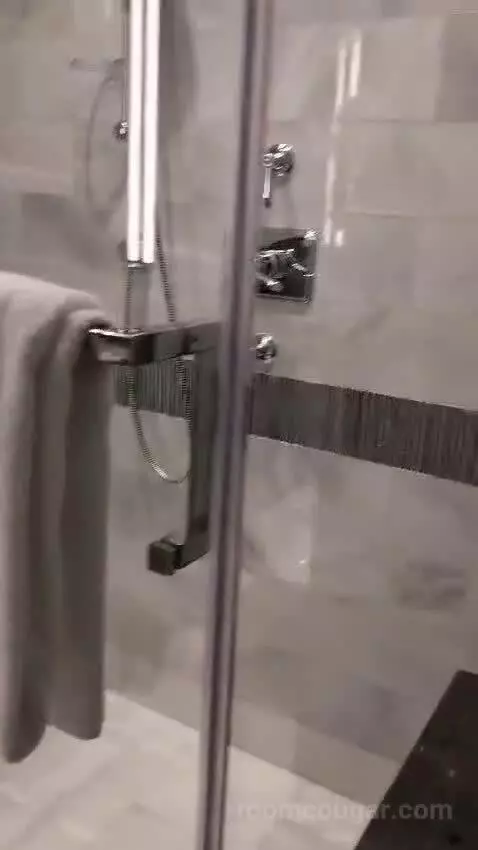 One Bedroom Deluxe Suite Haram View bathroom picture #9