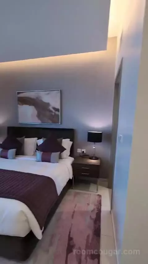 1 Bedroom City View bed picture #1