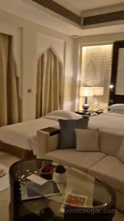 Palm Beach Junior Suite bed picture #5