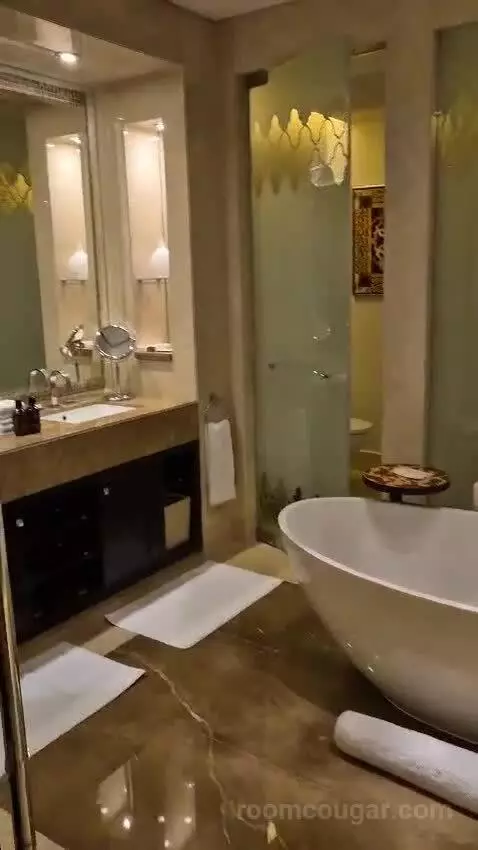 Palm Beach Junior Suite bathroom picture #4