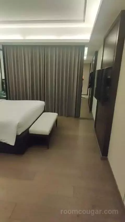 Jr Suite bed picture #1