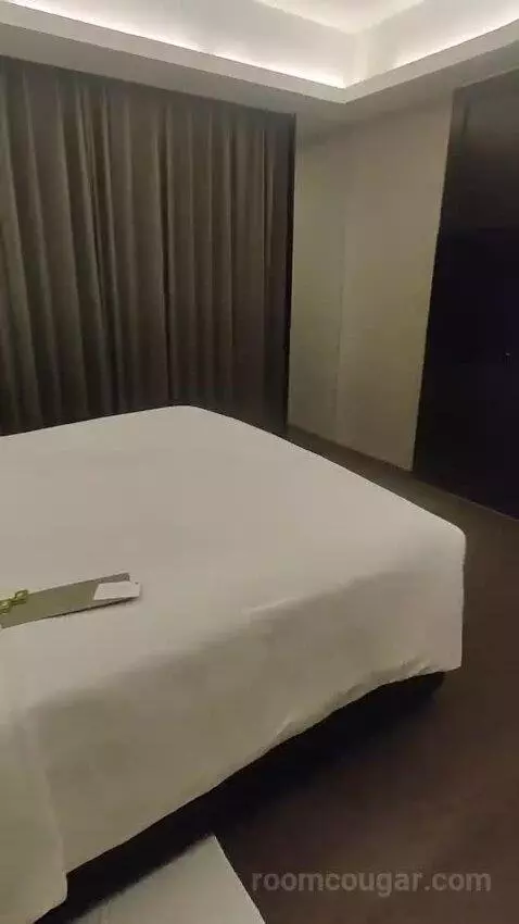 Jr Suite bed picture #7