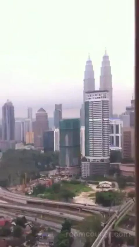 1 King Bed, City View, Club Lounge Access, Room view picture #4