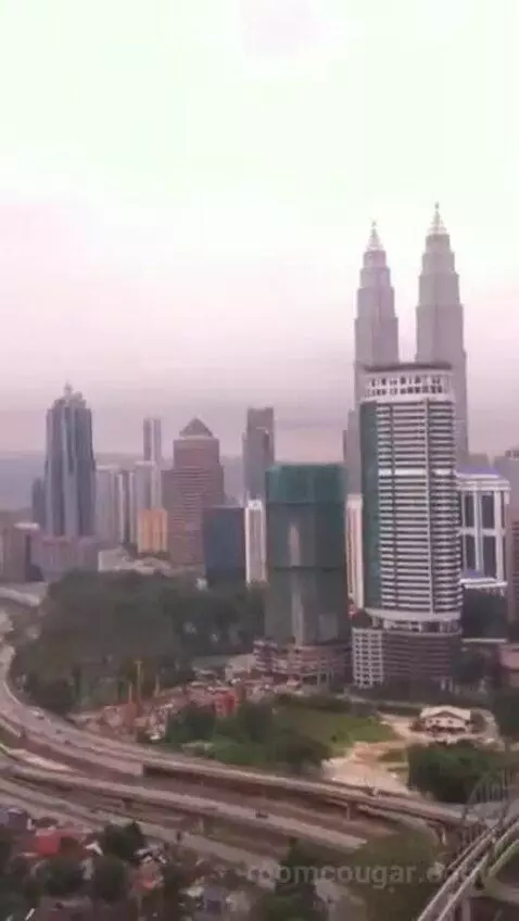 1 King Bed, City View, Club Lounge Access, Room view picture #6