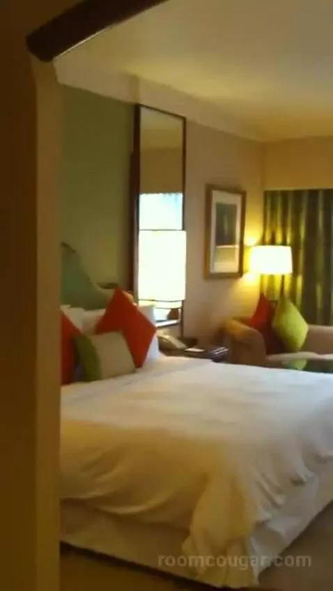 1 King Bed, City View, Club Lounge Access, Room bed picture #1