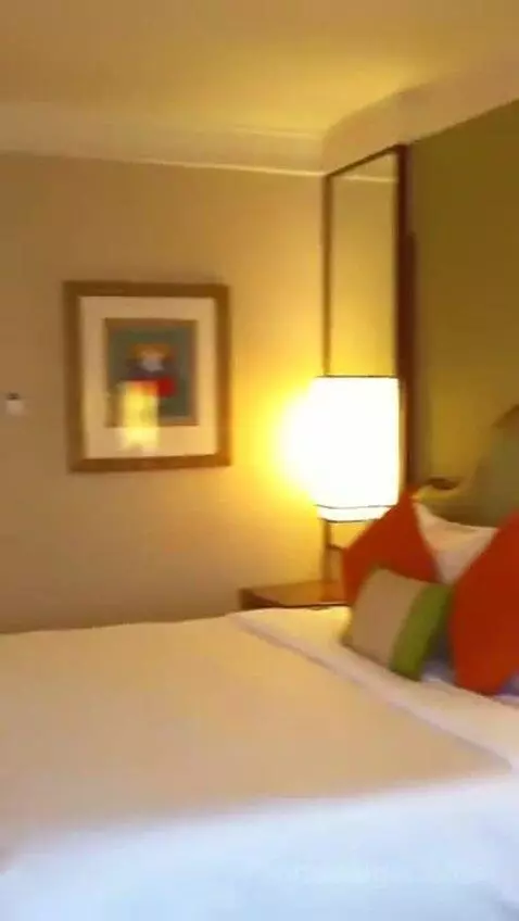 1 King Bed, City View, Club Lounge Access, Room bed picture #12