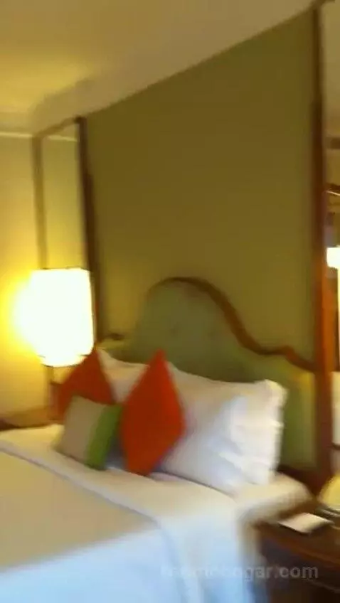 1 King Bed, City View, Club Lounge Access, Room picture #23