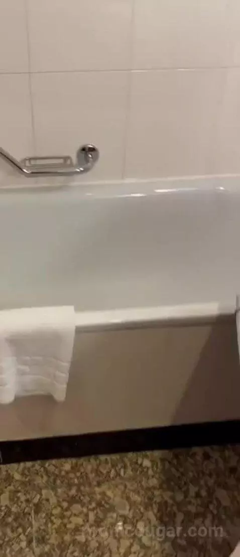 Double Room bathroom picture #7