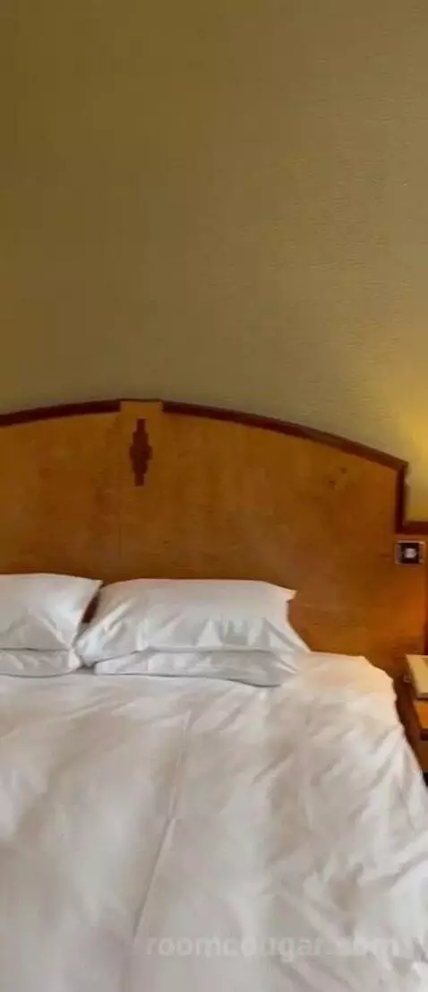 Double Room bed picture #7