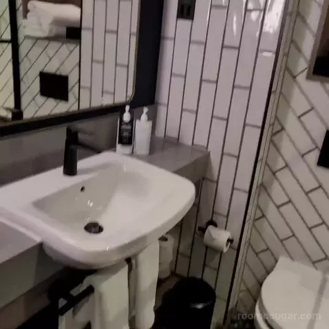 Superior Double Room bathroom picture #7