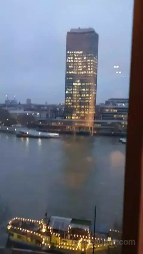 Deluxe King Room with River View - High Floor view picture #9