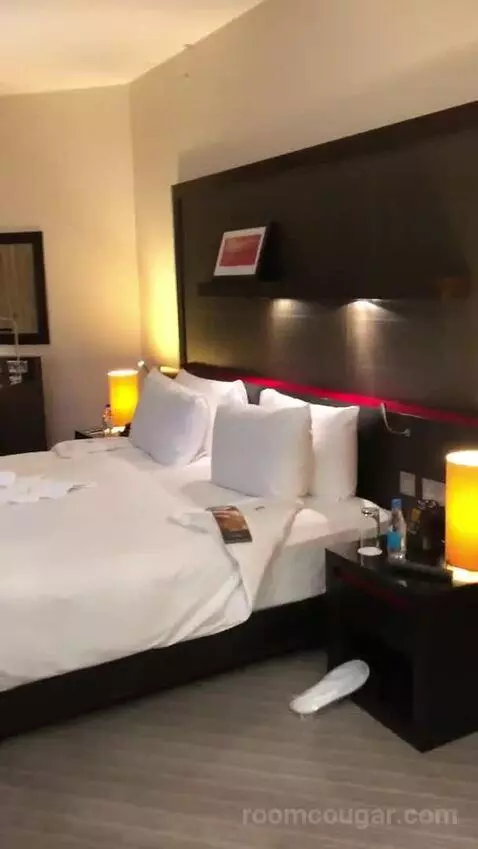 Junior Suite bed picture #1
