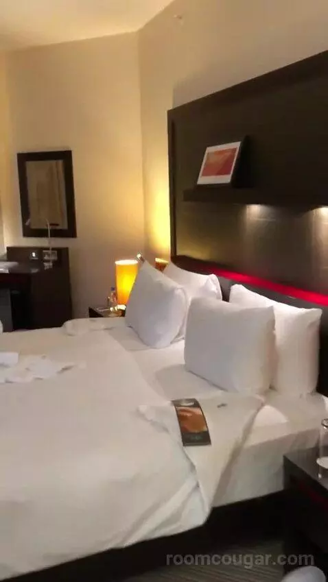 Junior Suite bed picture #2