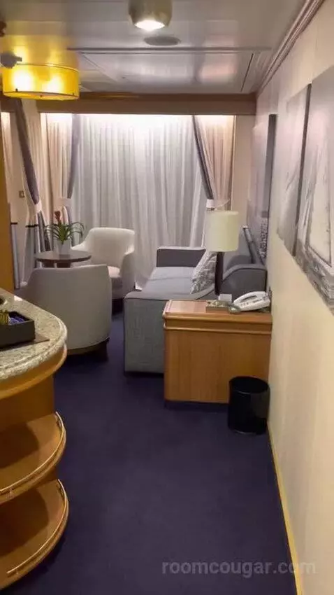 Suite bed picture #1