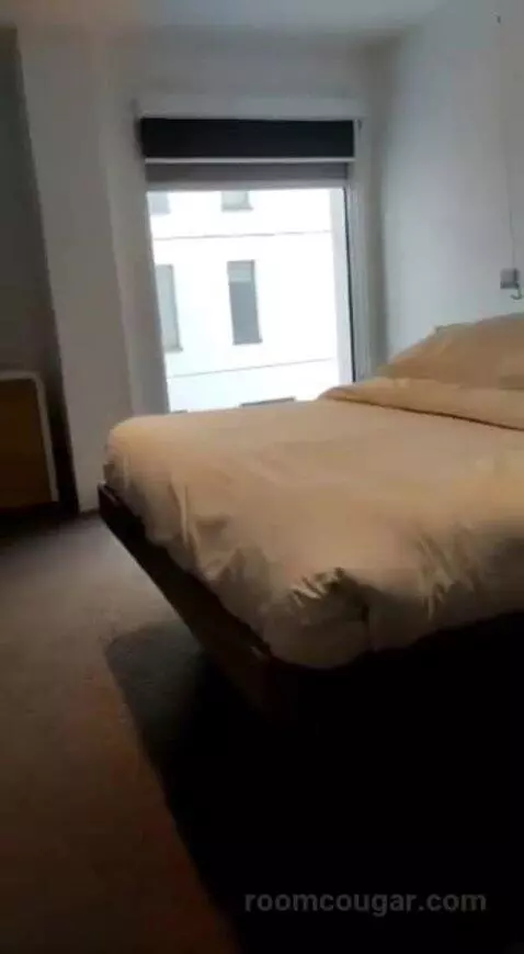 Queen Room bed picture #5