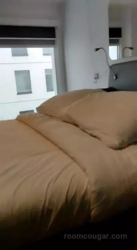 Queen Room bed picture #7
