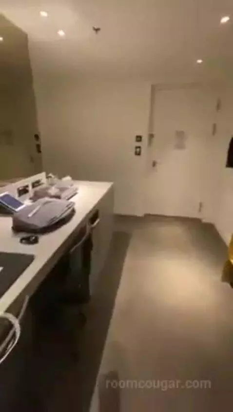 Marvelous Bank, 1 Bedroom Bi-Level Loft, In Loft: 1 King bathroom picture #1