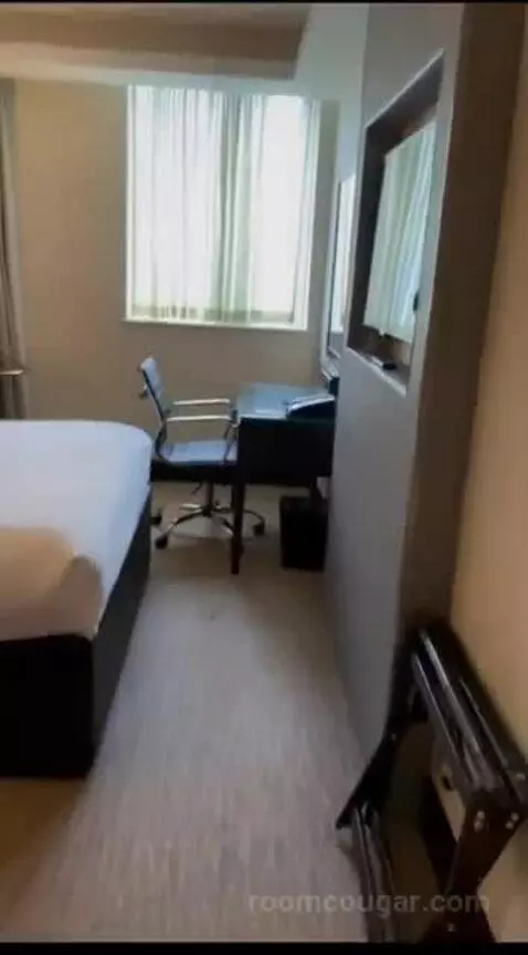 Deluxe Double Room bed picture #5