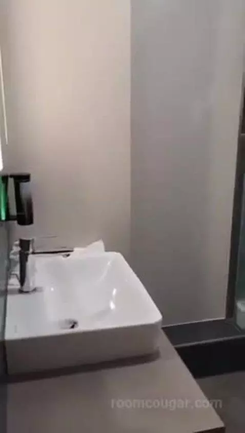 Standard Double Room bathroom picture #4