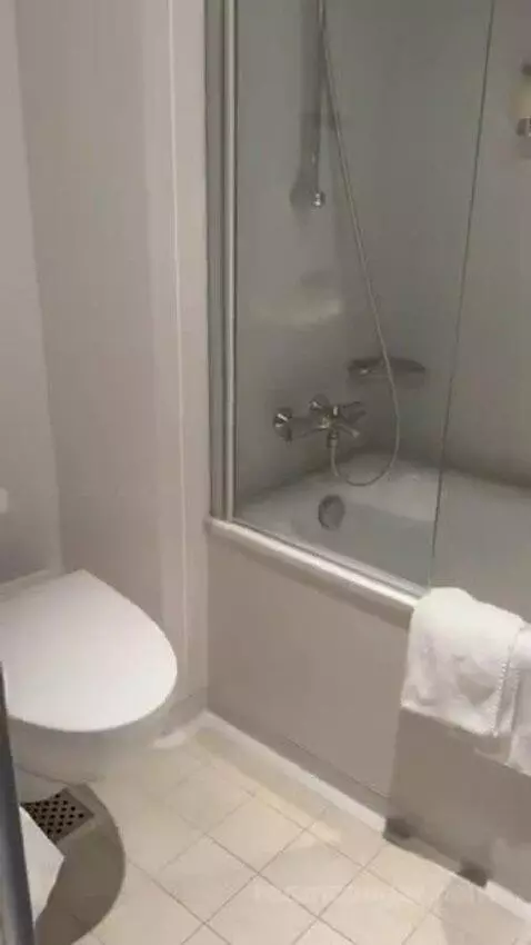Suite (Aurea premiu) bathroom picture #1