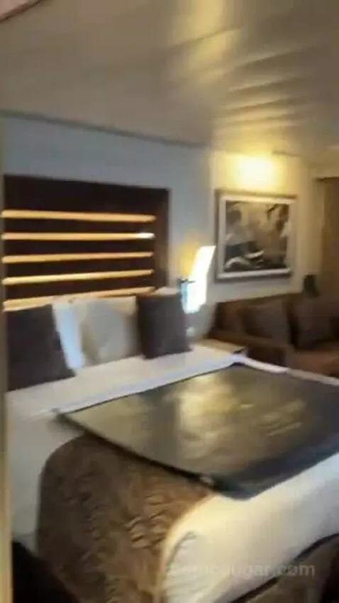 Balcony Cabin (Yacht club) bed picture #6