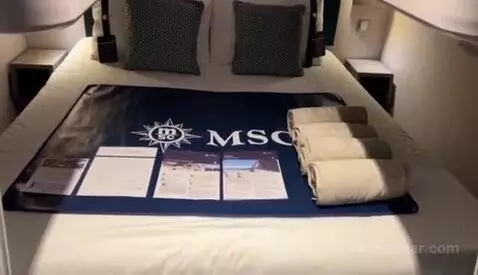 Inside Cabin bed picture #7